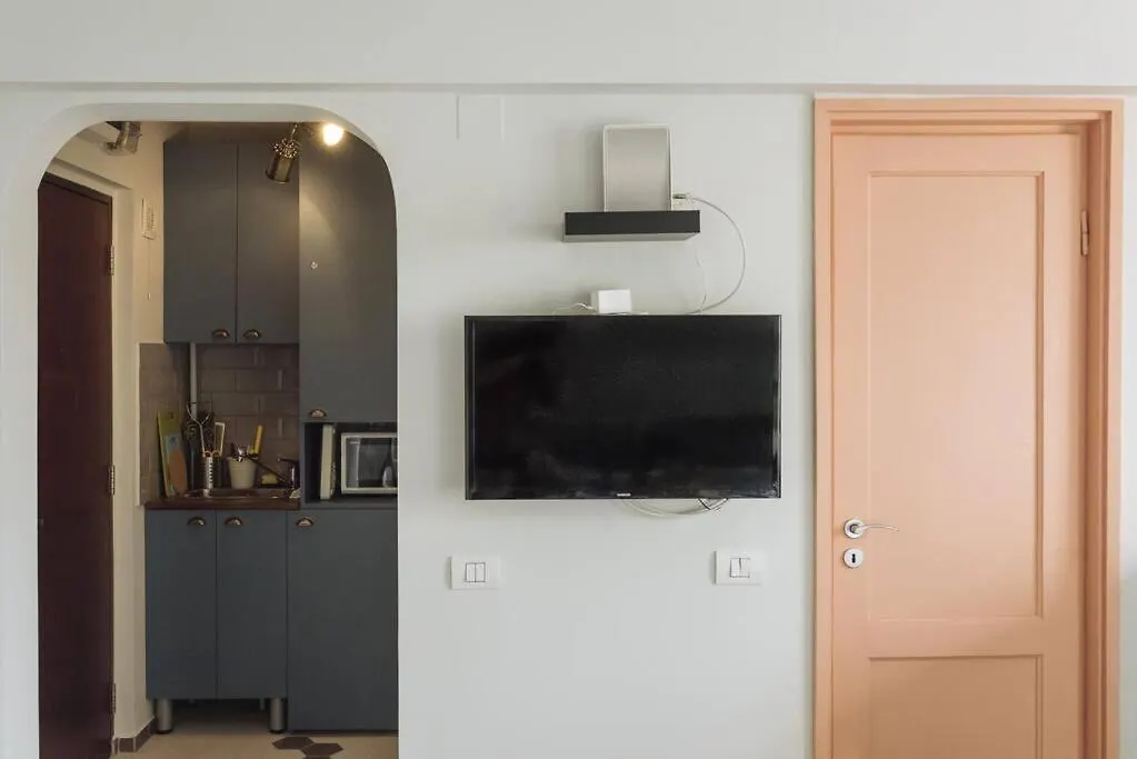 Apartment Old Town - Studio Over The River Bucharest